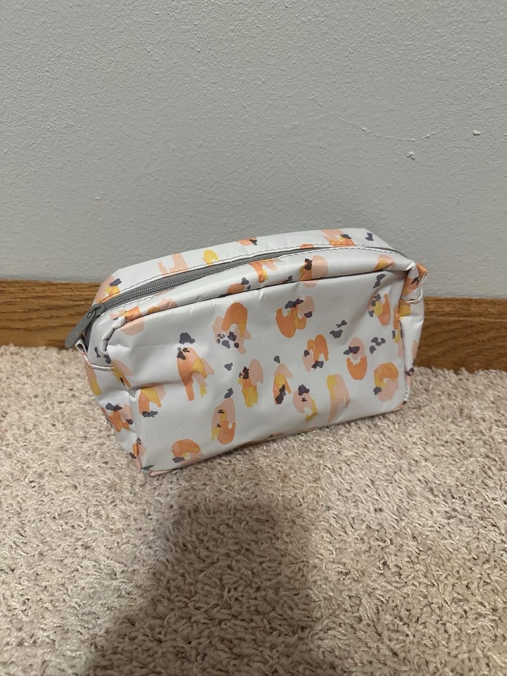 thirty-one White Cosmetic Bag